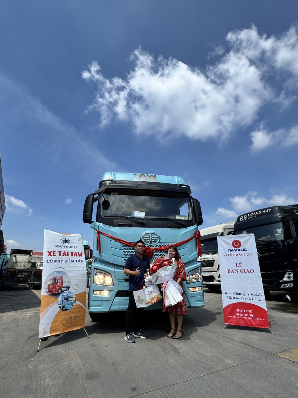 Bàn Giao Xe Đầu Kéo FAW JH6 460HP Yuchai & Mooc Sàn 40F Cho Khách Hàng